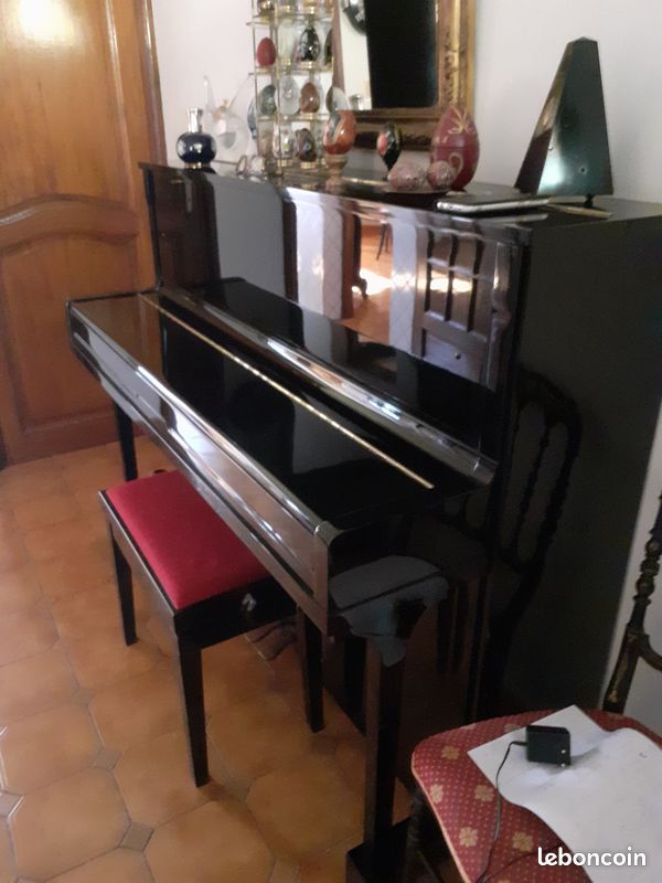 Piano (image 2)