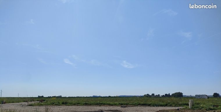 Terrain 350 m² Staple