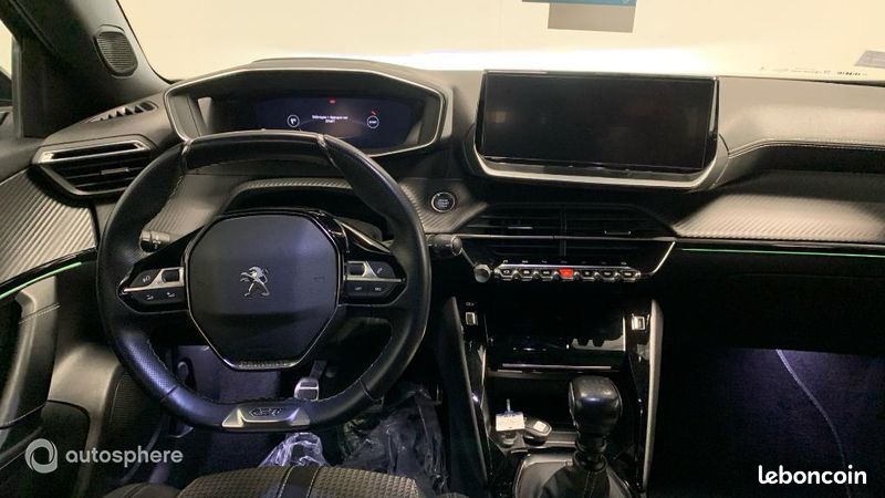 Peugeot 2008 1.2 PureTech 130ch S&S GT (image 11)