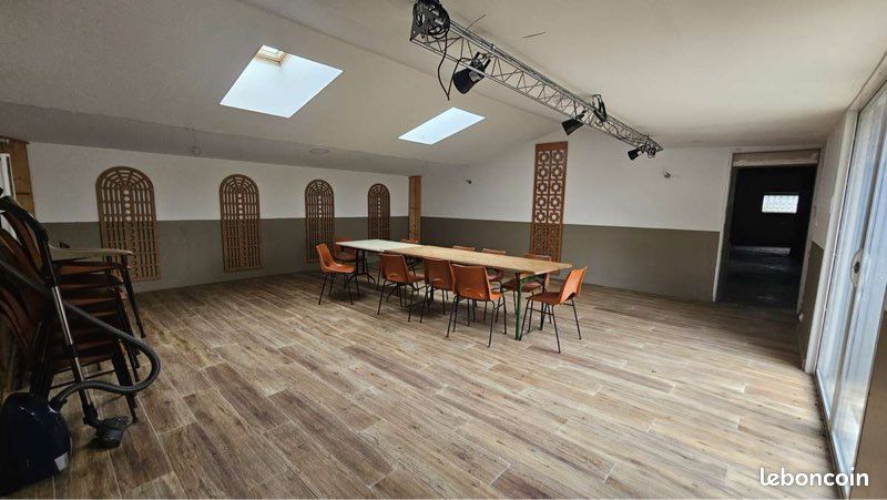 Maison 3 pièces 220 m² · à Vallet · 220 m² · 110 000 €