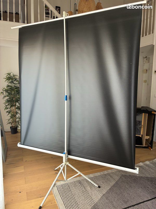 Écran géant 175x175 sur pied Lavolta (image 3)