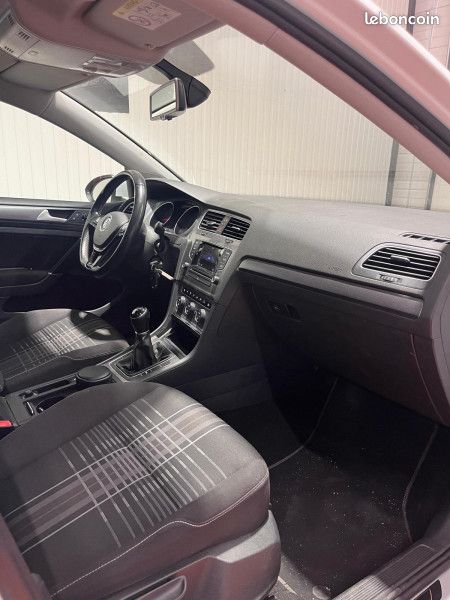 Volkswagen GOLF VII 1.6 TDI 110CH BLUEMOTION TECHNOLOGY FAP LOUNGE 5P (image 16)