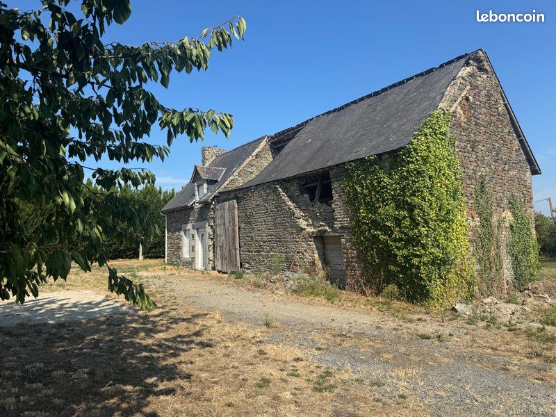 Maison 5 pièces 133 m² · à Courtils · 133 m² · 94 000 €