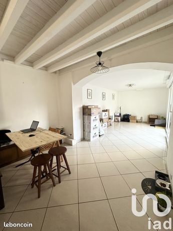 https://img.leboncoin.fr/api/v1/lbcpb1/images/74/34/b2/7434b2e876584fdedca74628901b2426d8106757.jpg?rule=ad-image