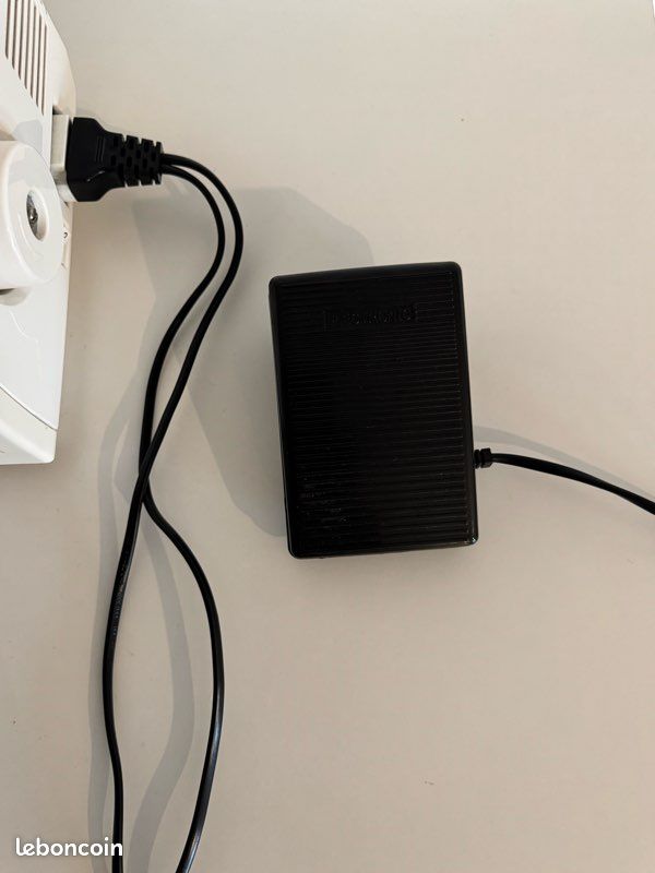 Surjeteuse Singer 14SH644 Ultralock 4 fils avec pédale (image 7)