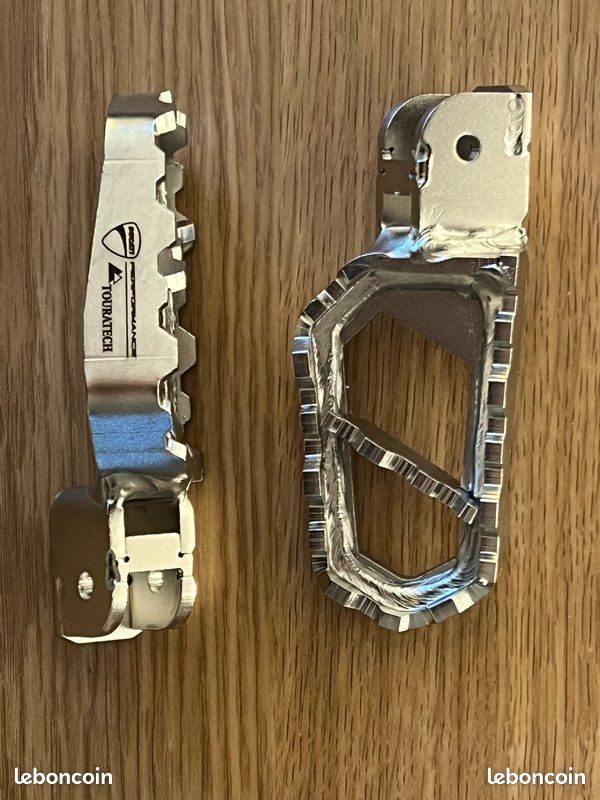 Reposes-pieds Carbone Pour Ducati Hypermotard 1100 - Finition Brillante, Marque Moto Vision, Neuf