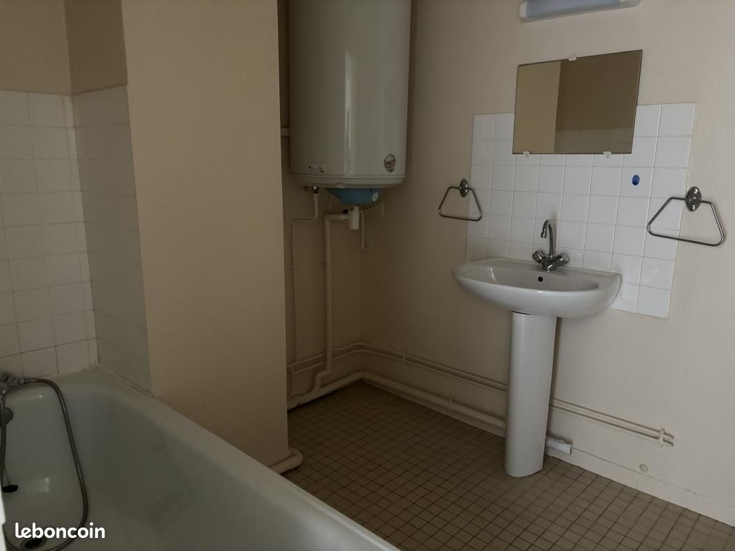 Appartement 3 pièces 72 m² - Treignac 19260 (image principale 3)