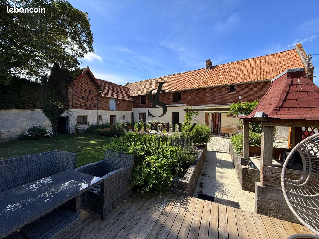 Maison 7 pièces 214 m² · à Montenescourt · 214 m² · 468 000 €