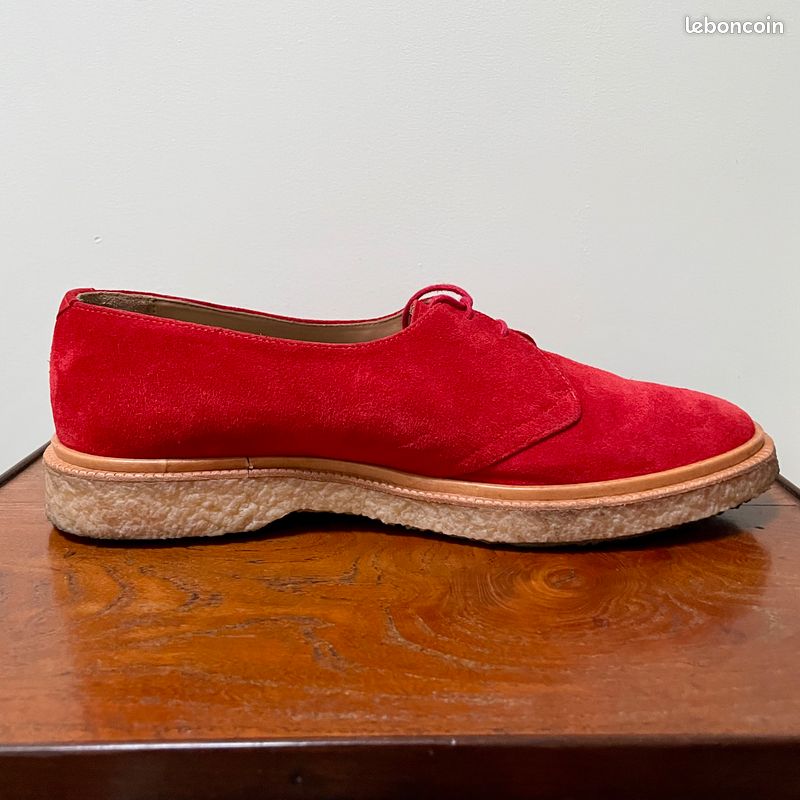 Derbies de la marque Adieu Paris en daim rouge « Picasso » et semelle crêpe naturel avec détail en cuir naturel (image 4)