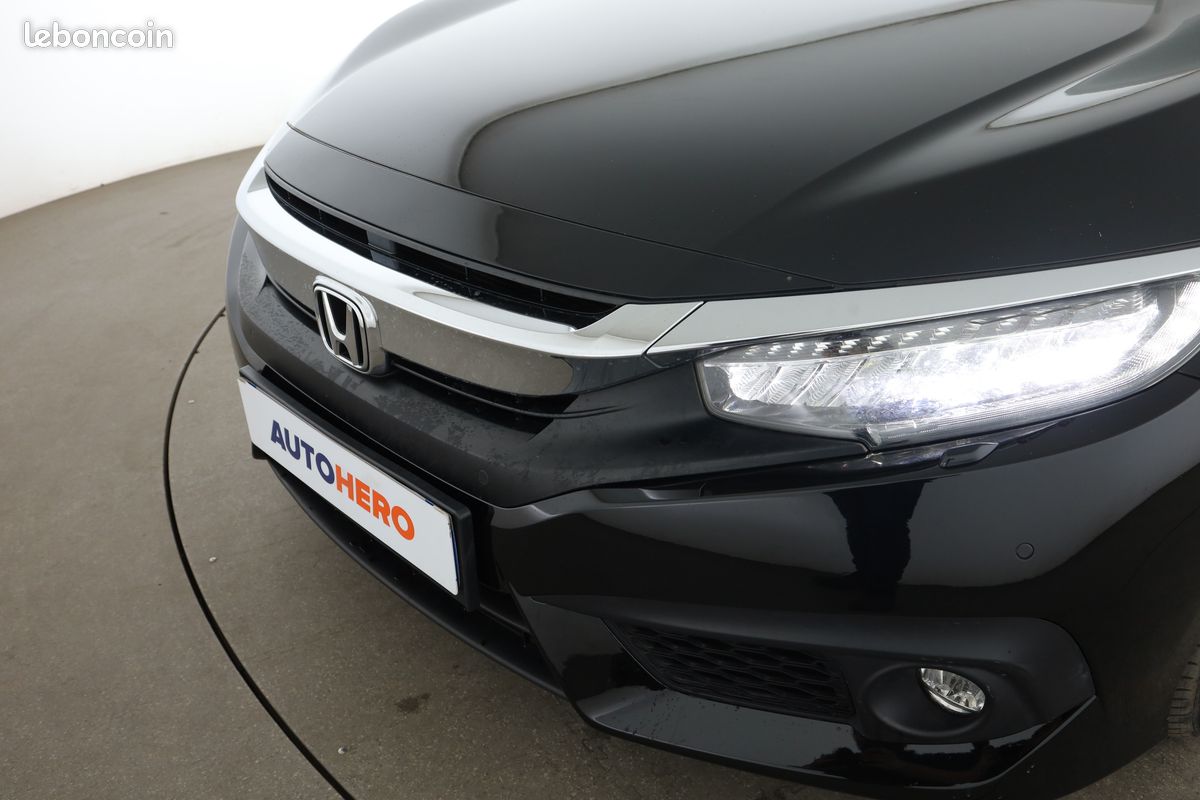 Honda Civic 1.6 i-DTEC Exclusive AT 4P 120 ch (image 28)