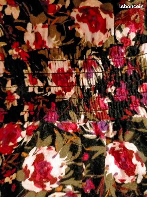 Robe moche longue taille 38.
De marque Kiabi.
Taille 40 (image 7)