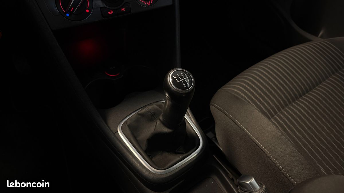 VOLKSWAGEN POLO 1.4 85 SPORT LINe (image 21)