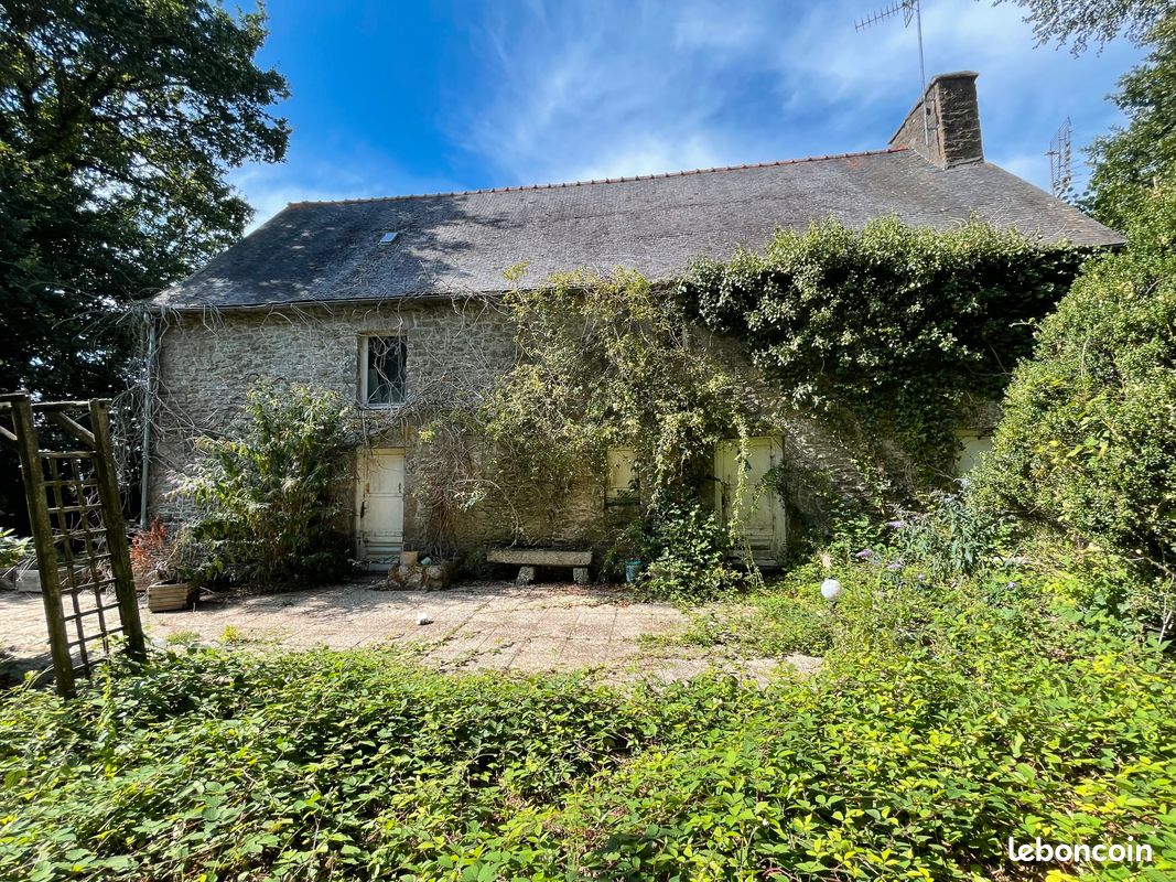 Maison 5 pièces 100 m² · à Plouguenast-Langast · 100 m² · 28 000 €