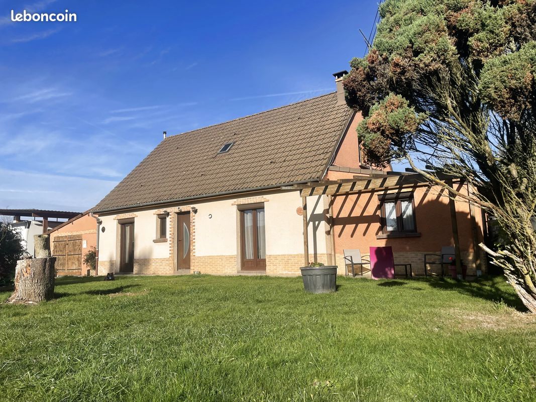 Maison 10 pièces 168 m² · à Saint-Crépin-Ibouvillers · 168 m² · 323 000 €