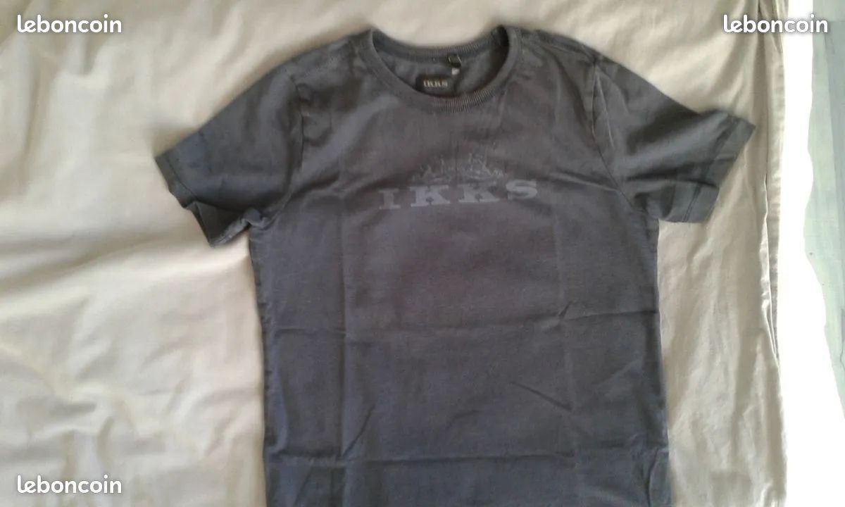 Tee-shirt mc IKKS bleu marine 8 ans TBE (image 1)
