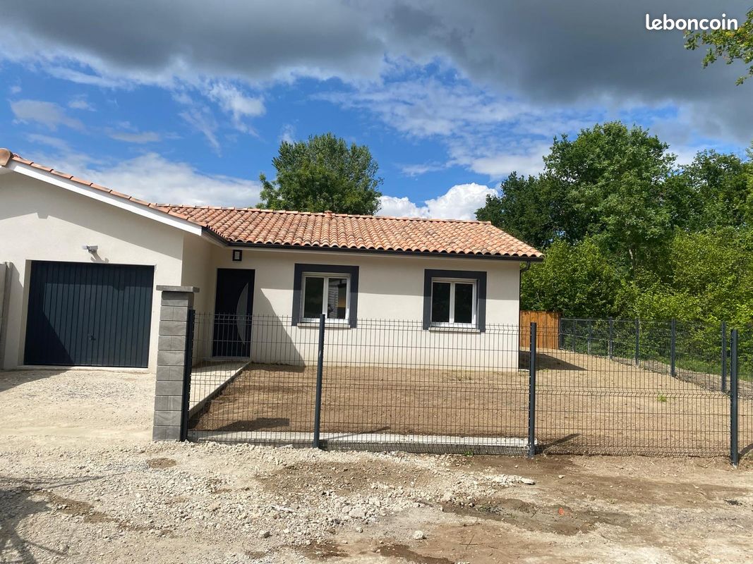 Maison 5 pièces 100 m² · à Ambarès-Et-Lagrave · 100 m² · 1 300 €