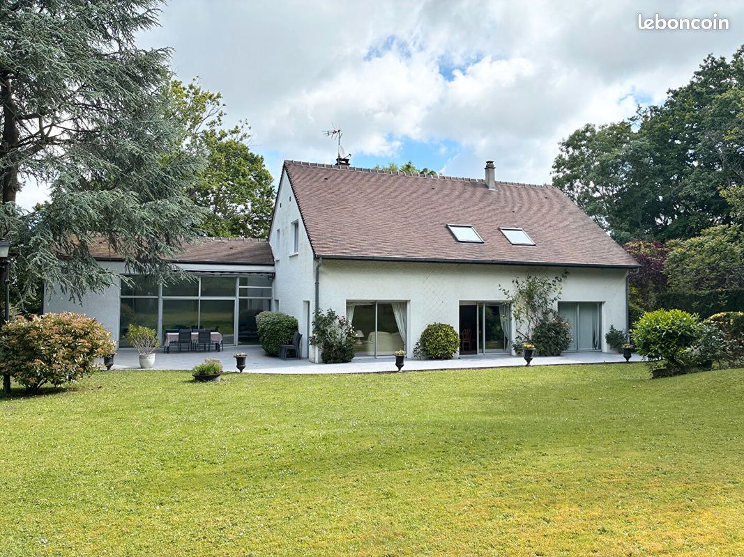 Maison 10 pièces 382 m² · à Piscop · 382 m² · 1 490 000 €