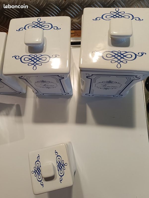 Ensemble De 3 Pots à Condiments émaillés Vintage Thé Sel Sucre Motifs Fruits En Relief - Vendu