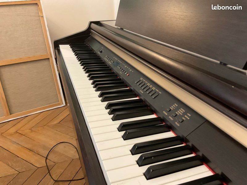 Piano Yamaha Clavinova (image 2)