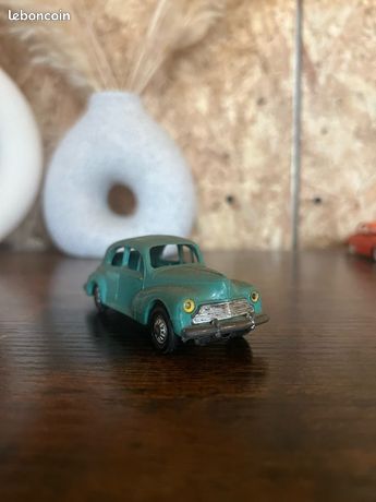 NOREV 1/43 Peugeot 203 Bleu Clair – Collection France, Socle Fer