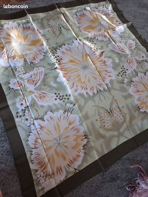 Foulard fleurs papillons ted lapidus (image 4)