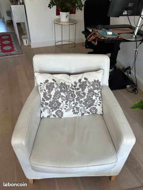 Fauteuil en cuir blanc élégant et confortable - à retirer à Genève, Suisse (image 1)