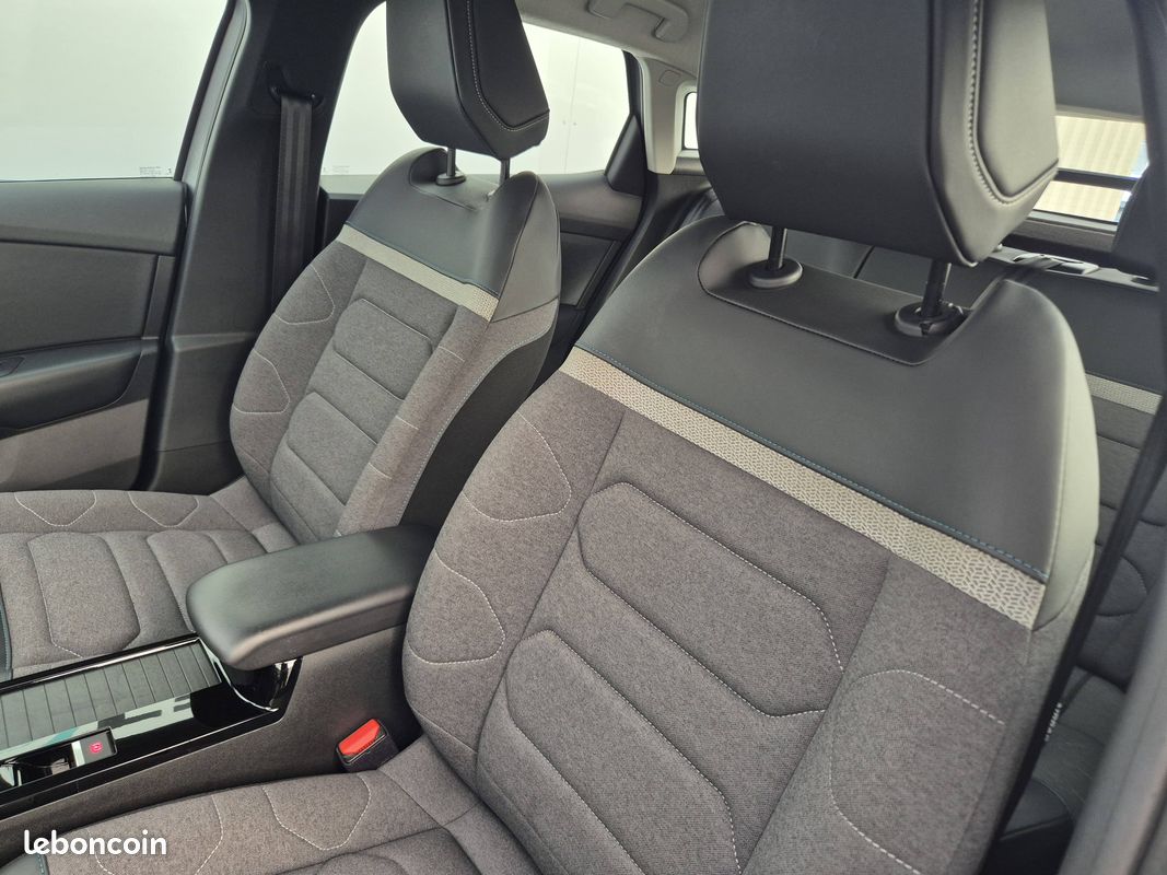 CITROEN C4 BlueHDi 130 S&S EAT8 Feel Pack (image 9)