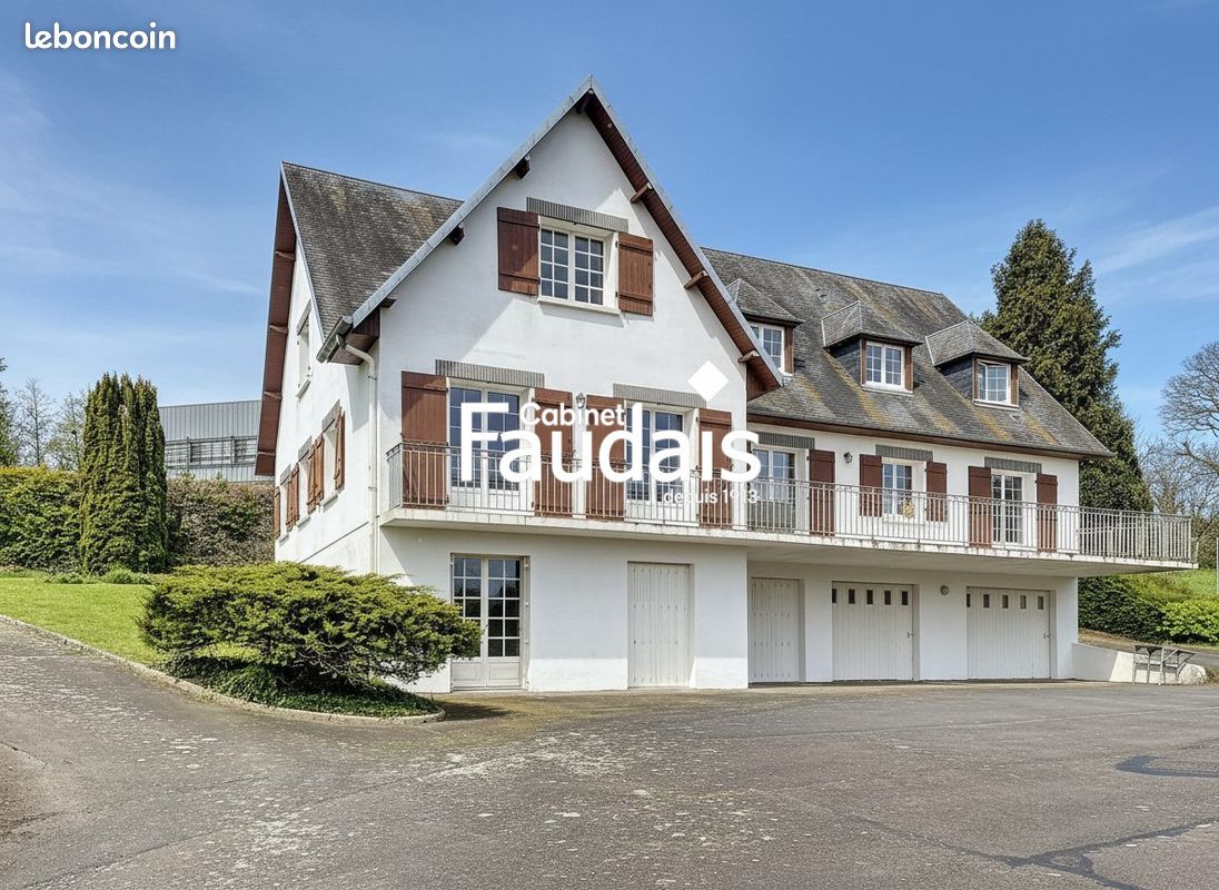Maison 10 pièces 360 m² · à Coutances · 360 m² · 475 000 €