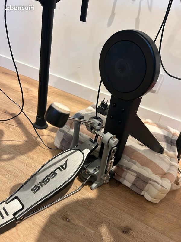 Batterie Électronique Alesis Nitro Kit – Complète avec Accessoires (image 4)