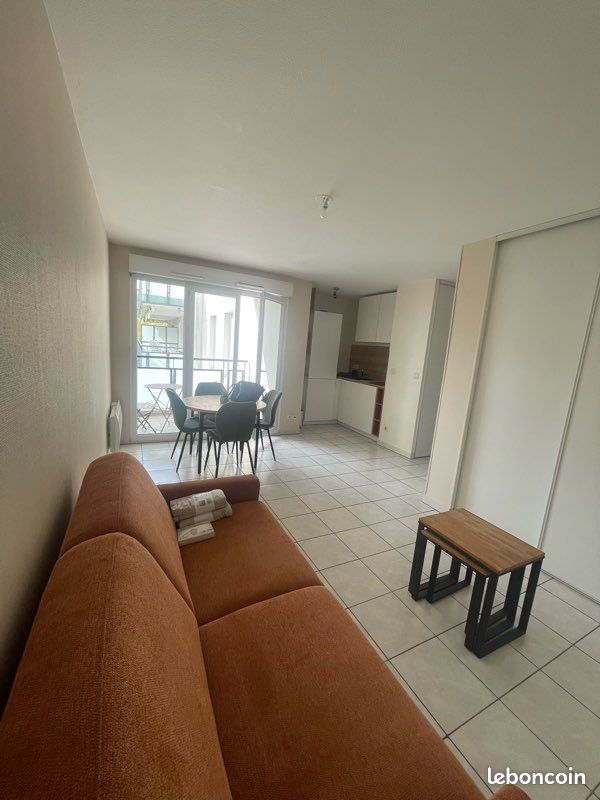 Appartement 1 pièce 25 m² · à Saint-Priest · 25 m² · 765 €/mois