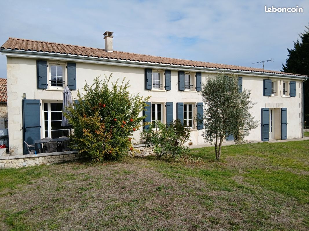 Maison 7 pièces 186 m² · à Barbezieux-Saint-Hilaire · 186 m² · 330 000 €