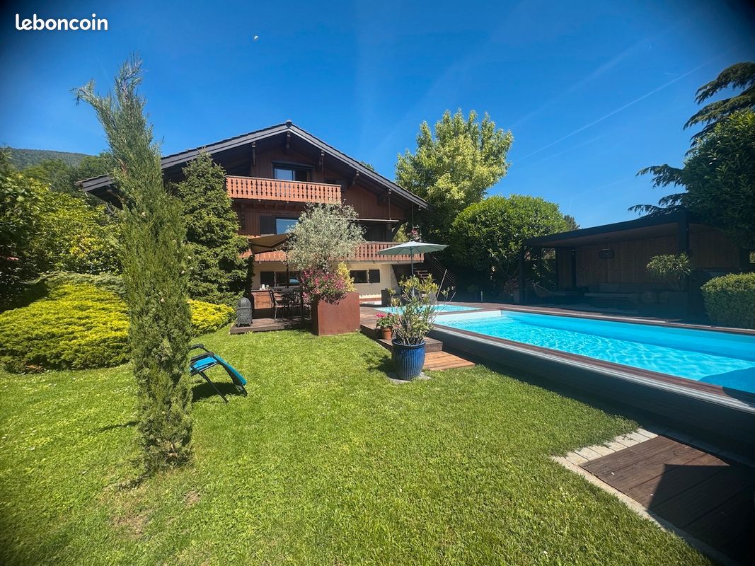 Maison 6 pièces 158 m² · à Crozet · 158 m² · 930 000 €