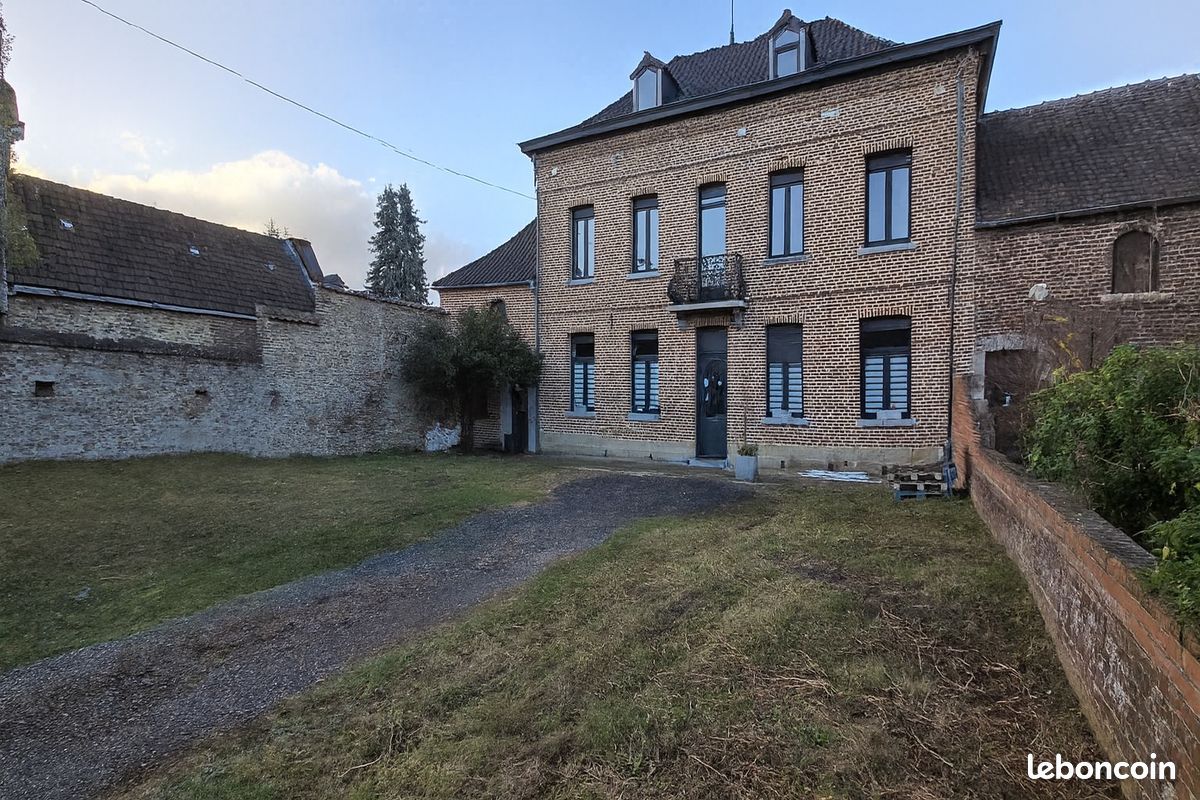 Maison 7 pièces 184 m² · à Hergnies · 184 m² · 299 000 €