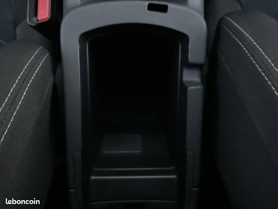 Citroën C4 II 1.6 e-HDi 115 FAP Confort BMP6 (image 30)