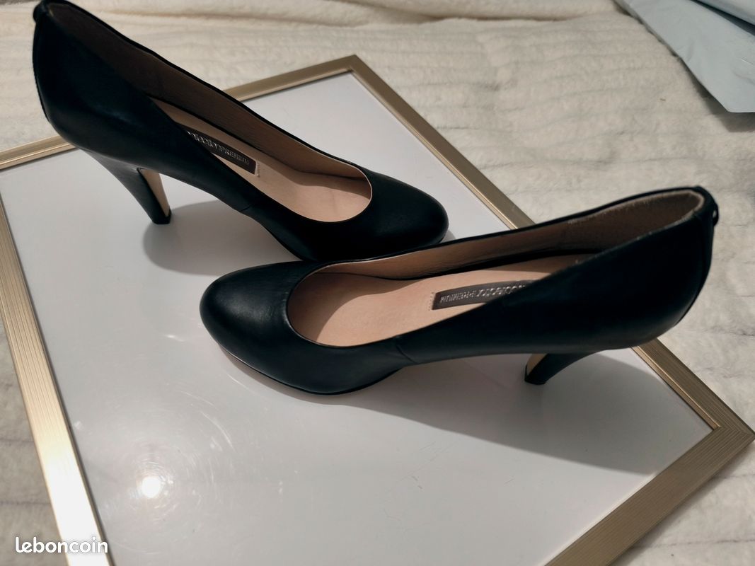 Escarpins Noirs En Daim - 3 Suisses Collection, Pointure 37, Occasion Très Bon état