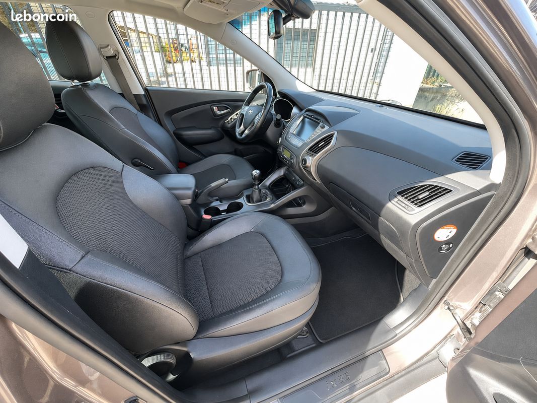 Hyundai IX35 (image 4)