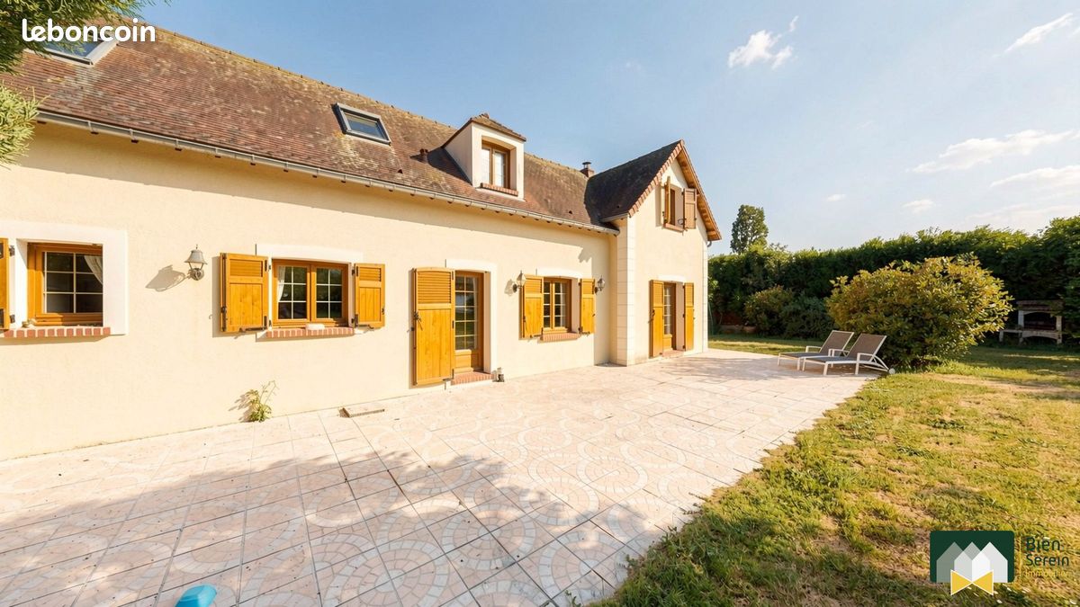 Maison 6 pièces 169 m² · à La Bourdinière-Saint-Loup · 169 m² · 280 000 €