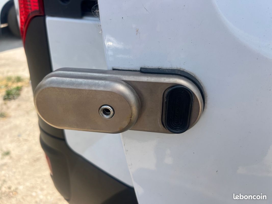 RENAULT KANGOO EXPRESS 1.5 BLUE DCI 80 Air Link 80Ch camera de recul radar AR carplay antivol cabine Garantie 12 mois (image 24)