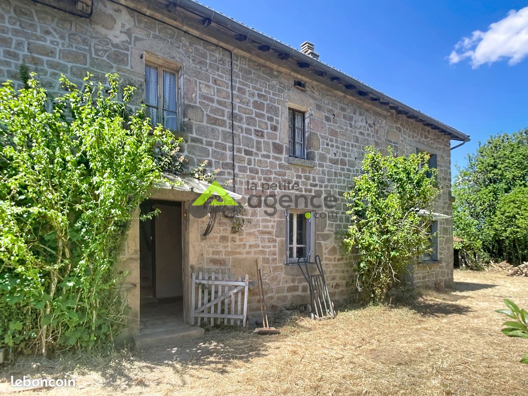 Maison 5 pièces 100 m² · à Saint-Yrieix-la-Montagne · 100 m² · 65 900 €