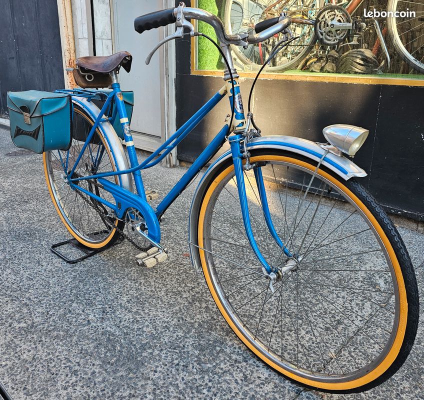 NOS Feu arrière SOUBITEZ Complet Neuf d'ancien Stock , vélo