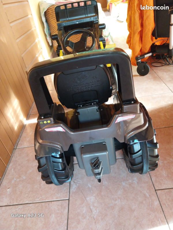 Tracteur pour enfant fonctionnel et neuf (image 3)