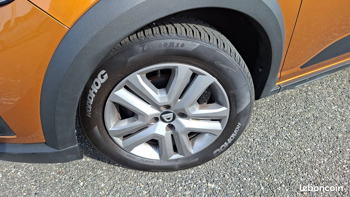 DACIA Sandero ECO-G 100 Stepway Confort (image 9)