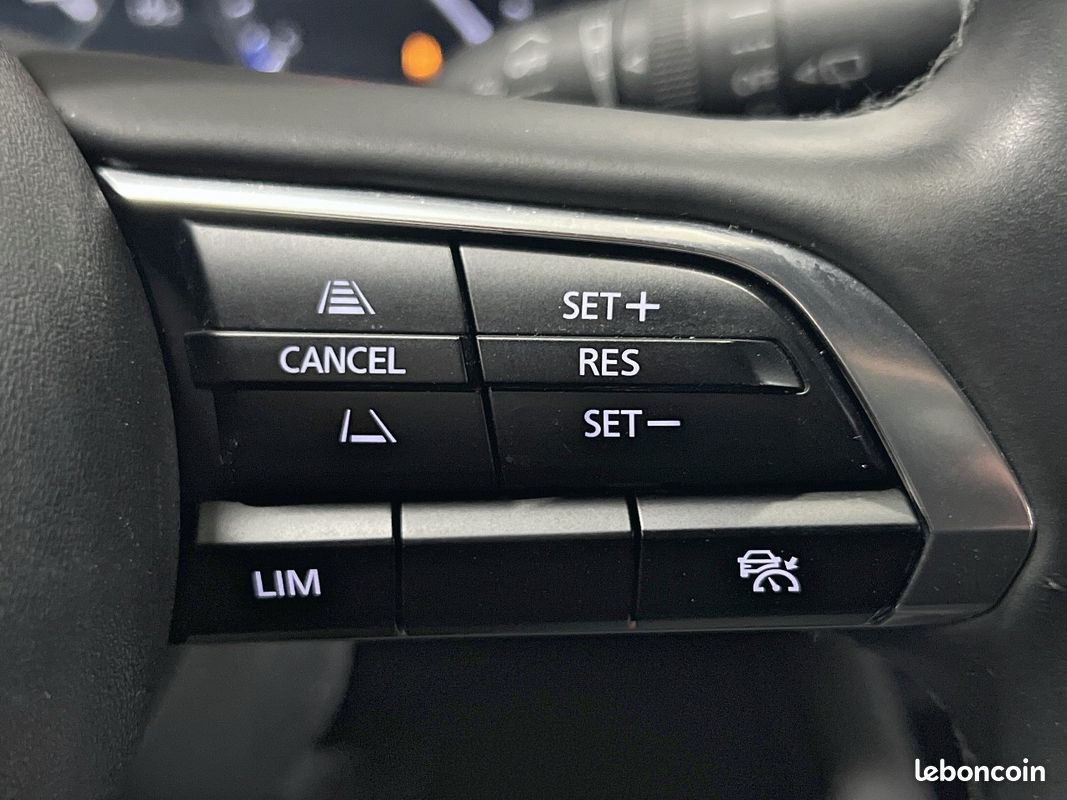 MAZDA Mazda3 5 portes 2.0L e-SKYACTIV-G M Hybrid 122 ch BVM6 Prime-Line (image 26)