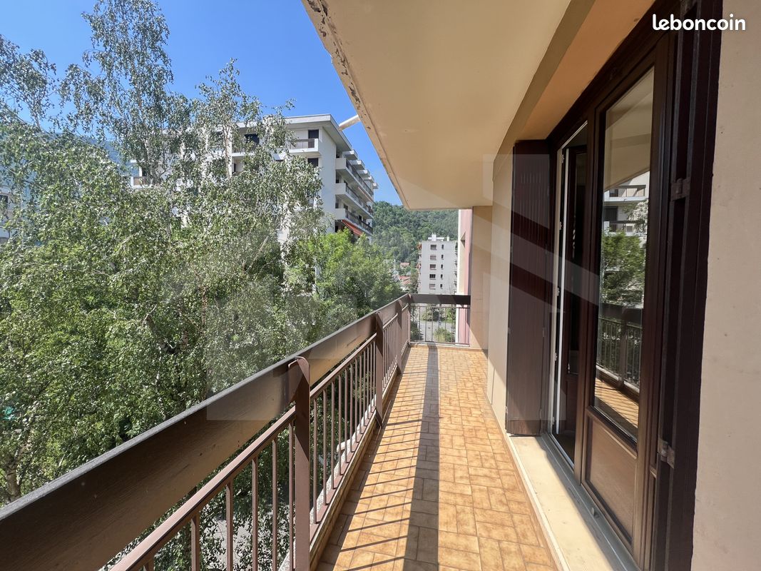 Appartement 4 pièces 90 m² · à Meylan · 90 m² · 920 €/mois