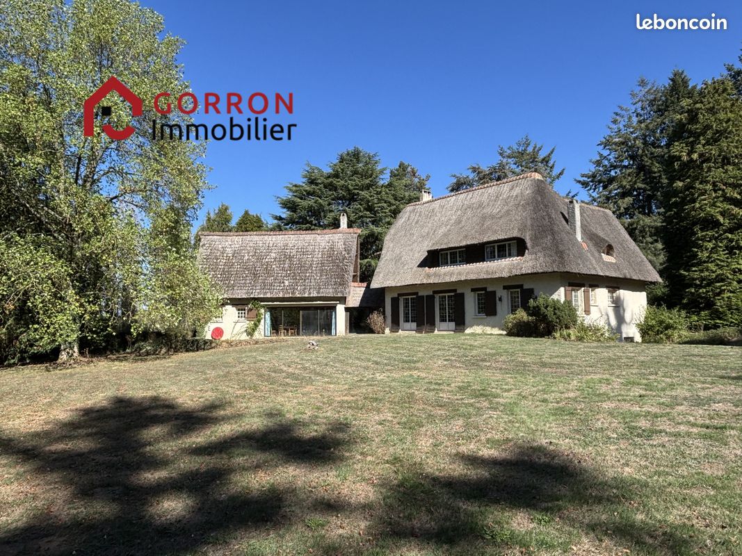 Maison 10 pièces 248 m² · à Gorron · 248 m² · 299 250 €