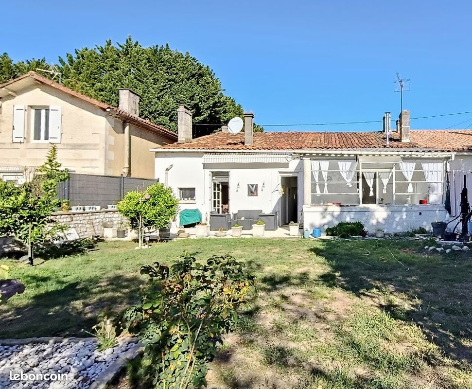 Maison 4 pièces 137 m² · à Mirambeau · 137 m² · 80 000 €