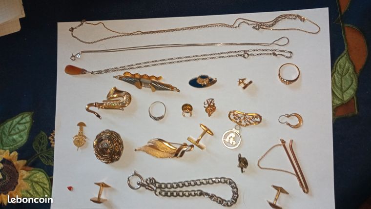 Lot De Bijoux Fantaisie Anciens/vintage - Métal Argenté (argent ? Acier ?) - Pièces Rares Et Diverses