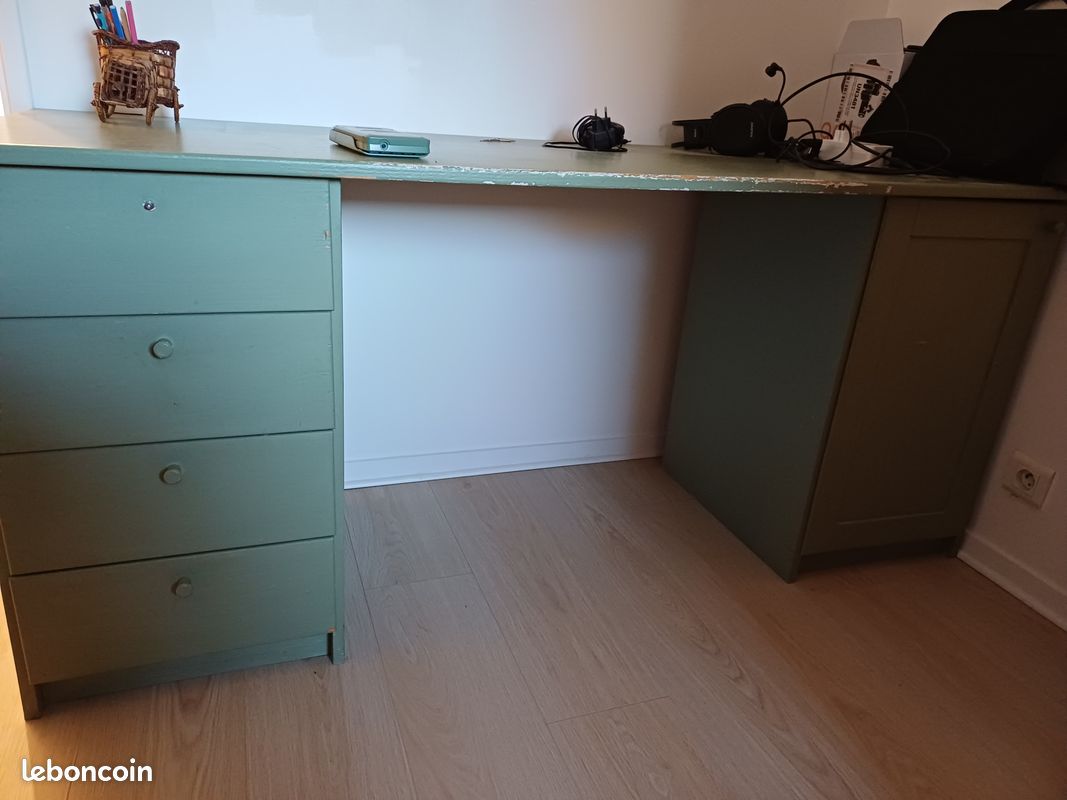 Bureau (image 2)