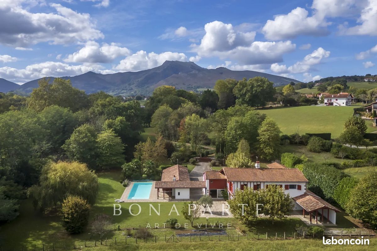 Maison 7 pièces 297 m² · à Sare · 297 m² · 1 280 000 €