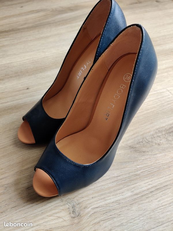 Escarpins bleus neufs (image 1)